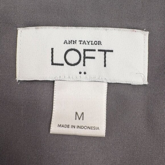Ann Taylor LOFT Women's size Med Gray Black Satin Sleeveless Top Blouse Ruffled - Picture 2 of 5